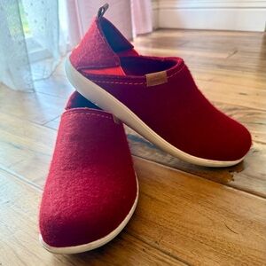 Samuel Hubbard dreams women’s red comfy clogs. 9.5